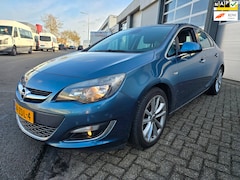 Opel Astra - 1.4 Turbo Cosmo zo mee lees tekst