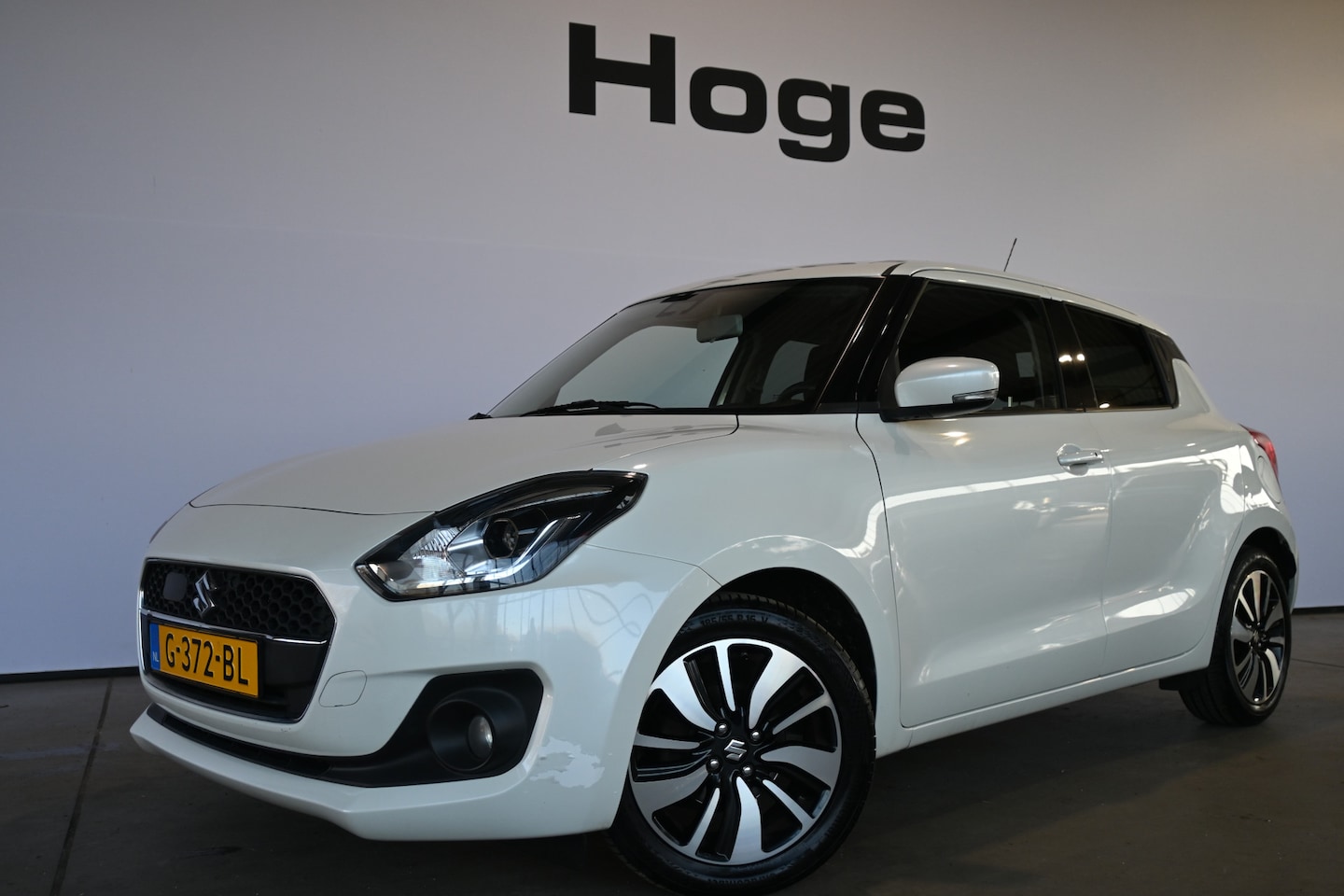 Suzuki Swift - 1.0 Stijl Smart Hybrid Navigatie Adaptieve Cruise Airco Keyless Goed Onderhouden! Inruil M - AutoWereld.nl