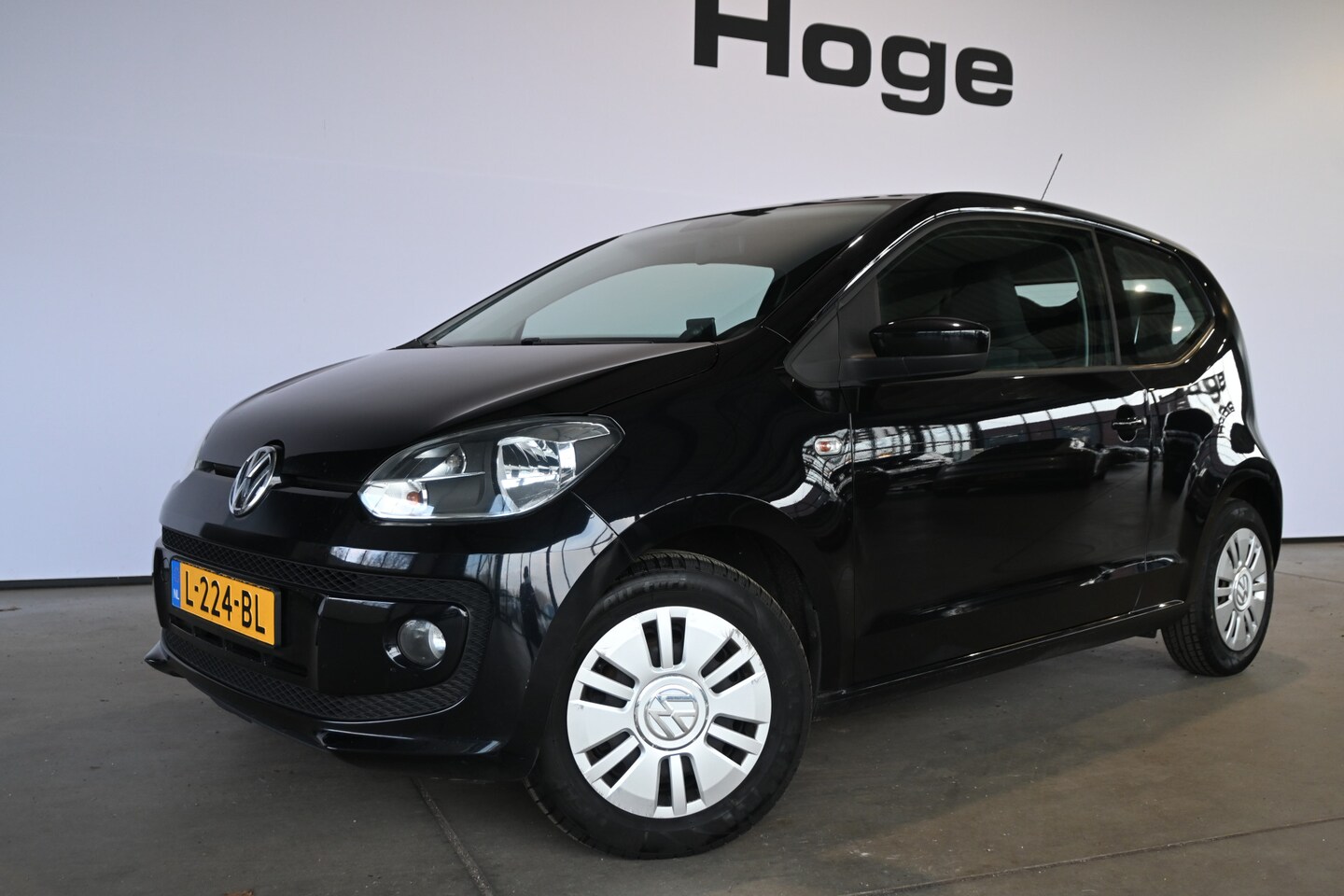 Volkswagen Up! - 1.0 move up! Airco Stoelverwarming Goed Onderhouden! Inruil Mogelijk! - AutoWereld.nl