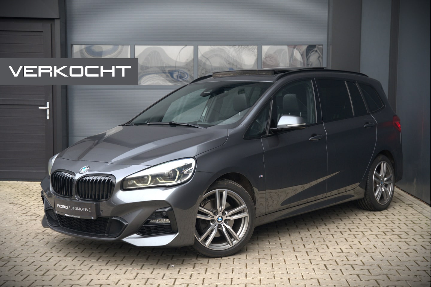 BMW 2-serie Gran Tourer - 218i 7p. High Executive M Sport | Panoramadak | Stoelverwarming | Trekhaak | Adaptive LED - AutoWereld.nl