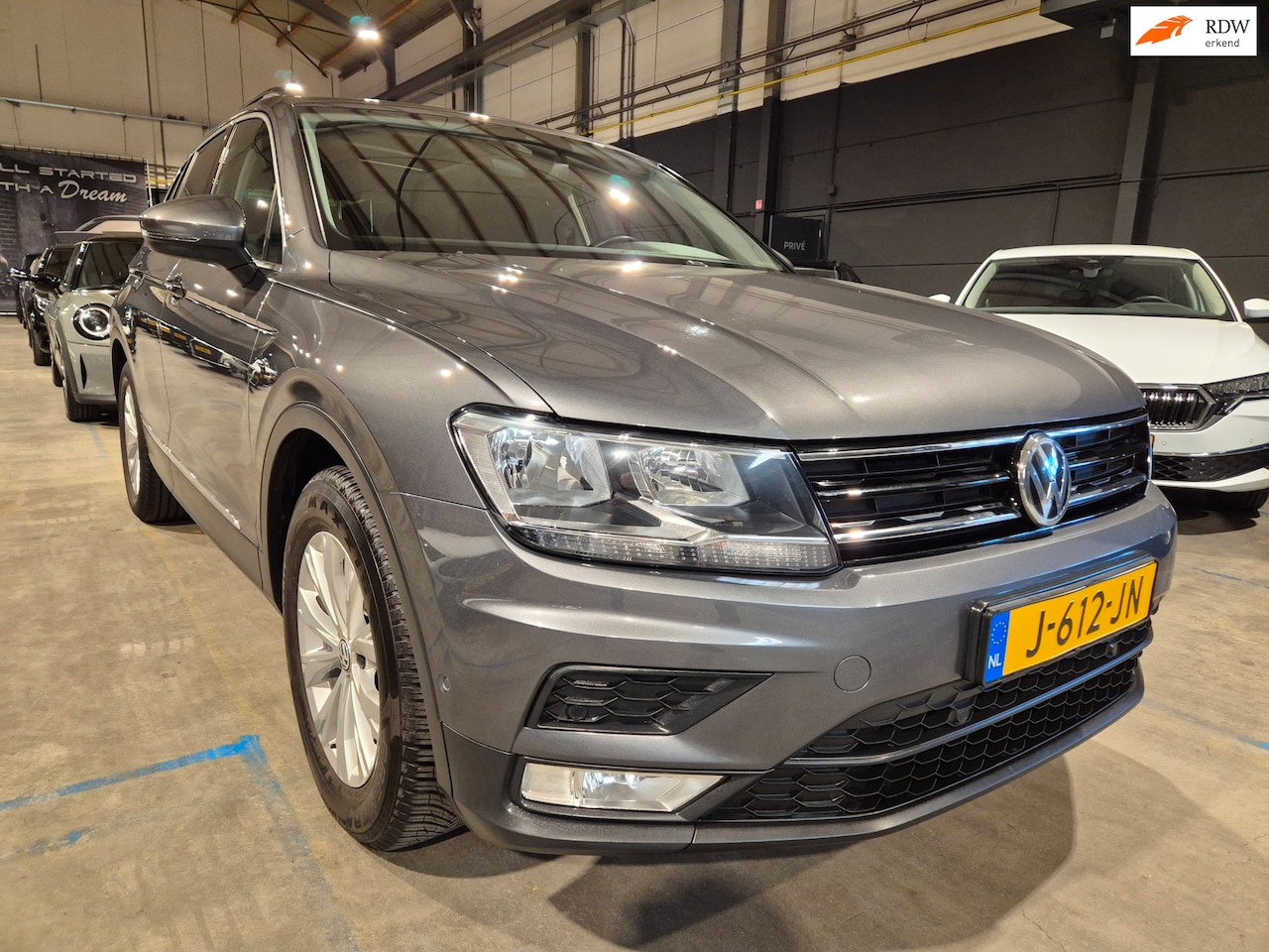 Volkswagen Tiguan - 1.4 TSI ACT Comfortline Business Automaat - Panoramadak - Clima - Adapt Cruise - Camera - - AutoWereld.nl