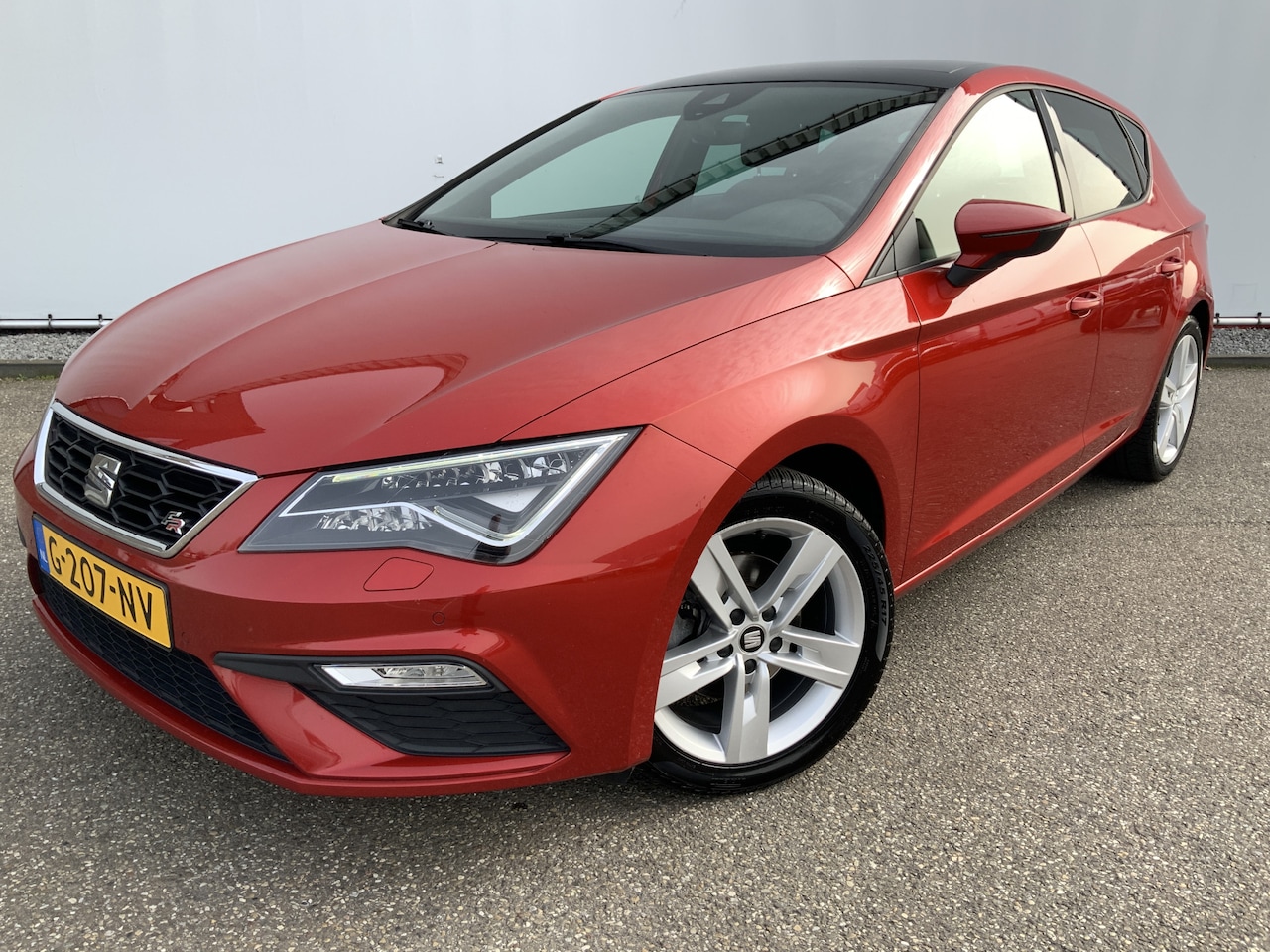 SEAT Leon - 1.5 TSI FR Ultimate Edition 1.5 TSI FR Ultimate Edition, Panoramadak, Cruise, Apple Carplay! Euro 6 - AutoWereld.nl
