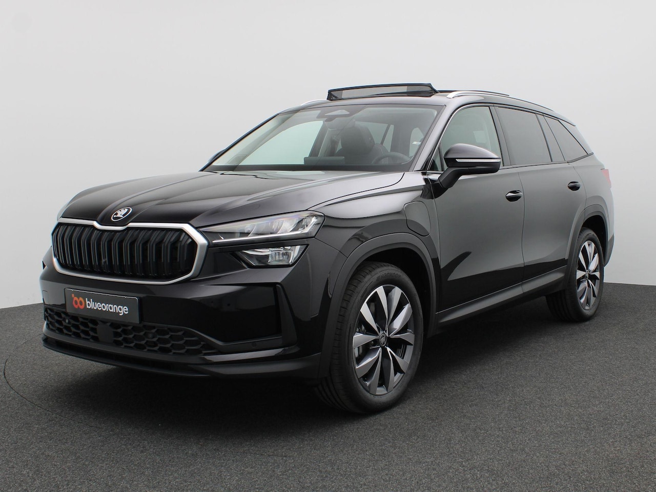 Skoda Kodiaq - 1.5 TSI PHEV Business Edition Plus 204PK DSG Pano-Schuifdak, Trekhaak, 19" LM Velgen, Stoe - AutoWereld.nl