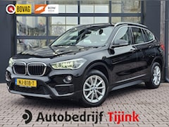 BMW X1 - sDrive20i Centennial High Executive | Automaat | Navi | Stoelverwarming | HUD | Parkeersen