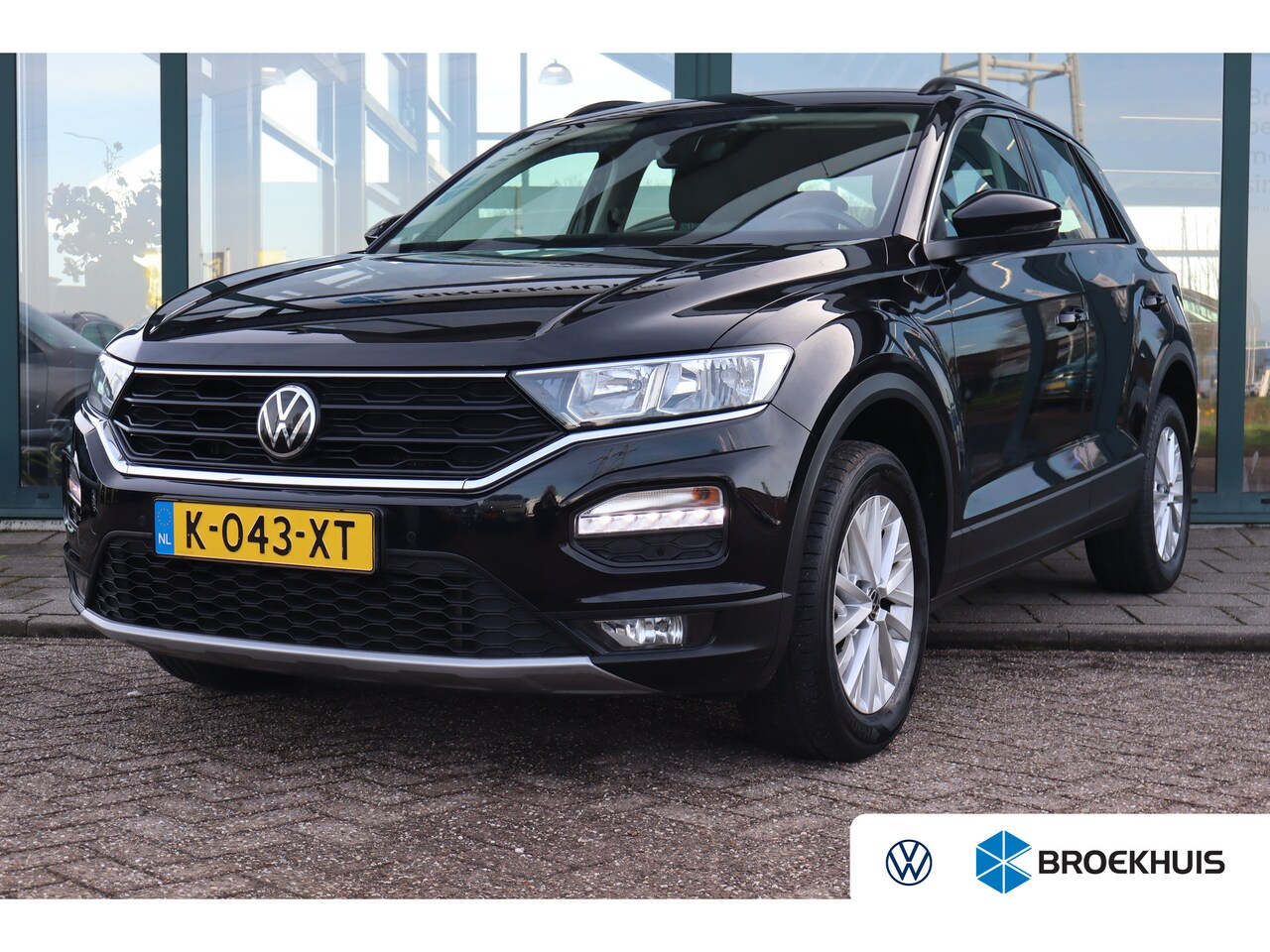 Volkswagen T-Roc - 1.5 TSI Style 150PK AUTOMAAT | Cruise control adaptief | Hill hold functie | Navigatiesyst - AutoWereld.nl