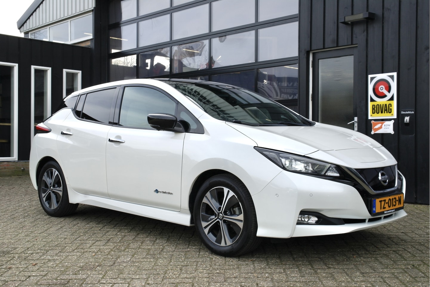 Nissan LEAF - Tekna 40 kWh | Cruise | Leder | Camera | Autopilot - AutoWereld.nl