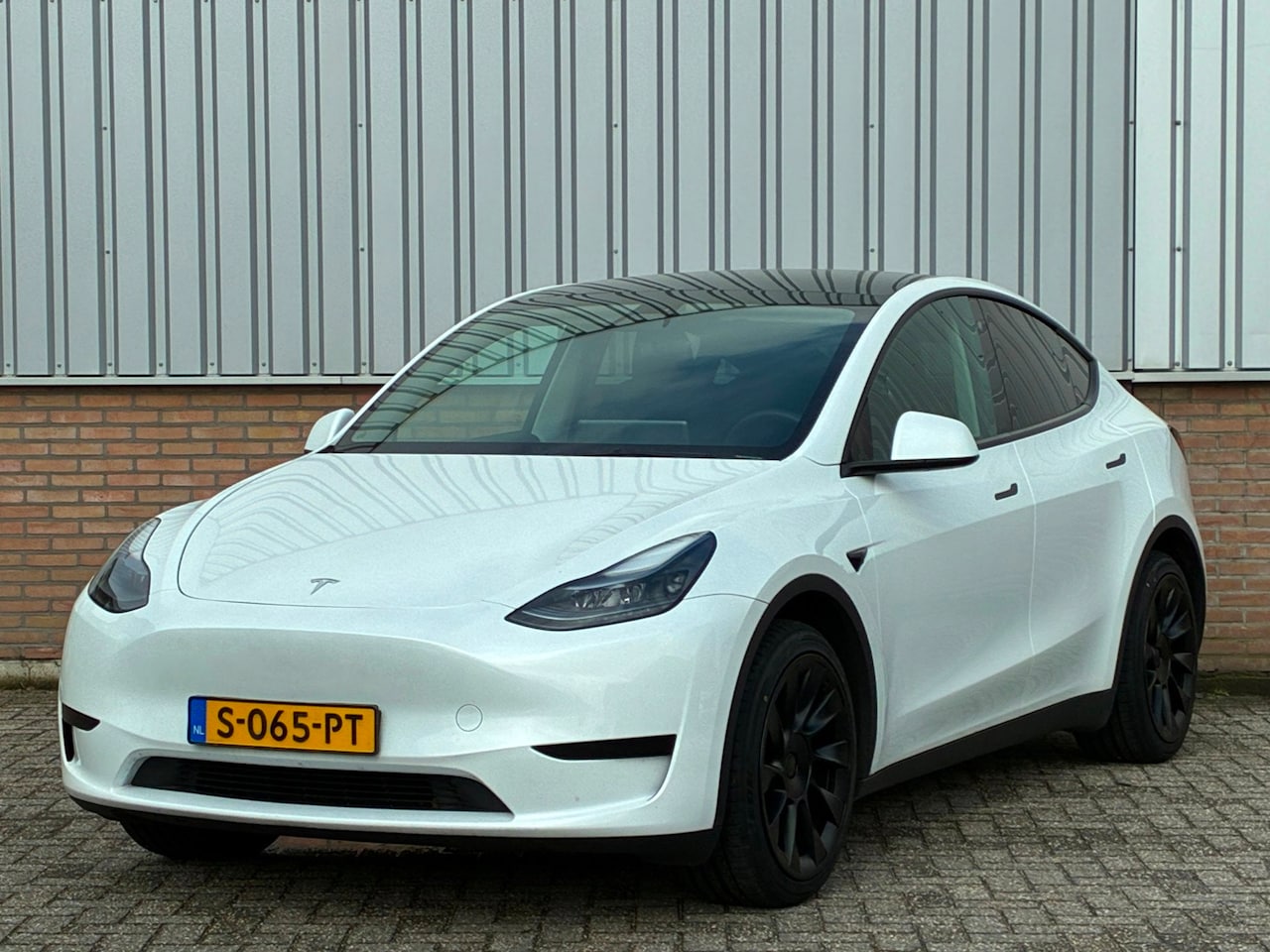 Tesla Model Y - RWD 94% SoH/ LFP/ 20'' Turbine - AutoWereld.nl