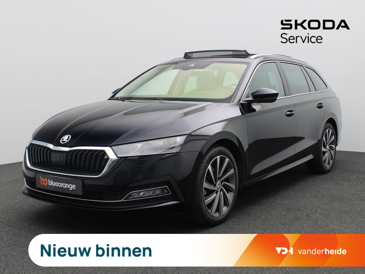 Skoda Octavia Combi - 1.5 TSI First Edition 150PK DSG Pano-Schuifdak, Trekhaak, Head-Up Display, 18" LM Velgen, - AutoWereld.nl