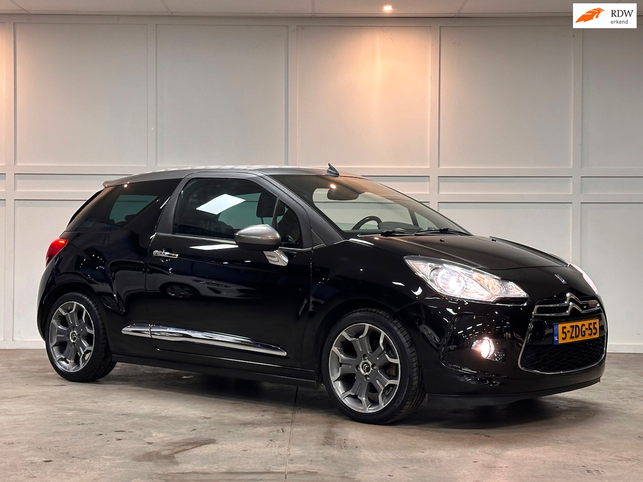 Citroën DS3 Cabrio - 1.6 / Sport Chic / Cabrio / 2013 / - AutoWereld.nl