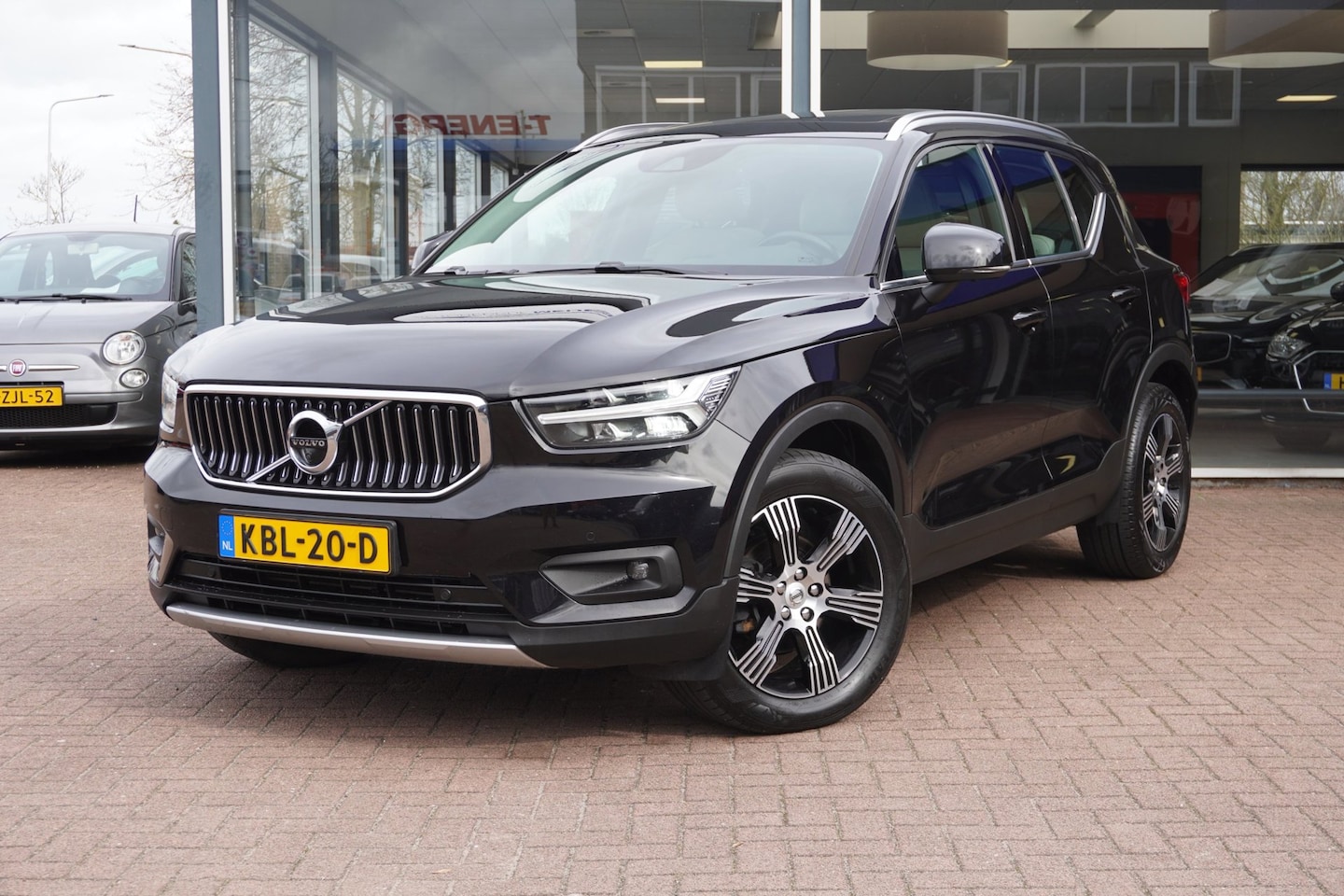 Volvo XC40 - 2.0 D3 R-Design Automaat | Airco | Navigatie | Elek. pakket | Vol opties | Leder | Inruil - AutoWereld.nl