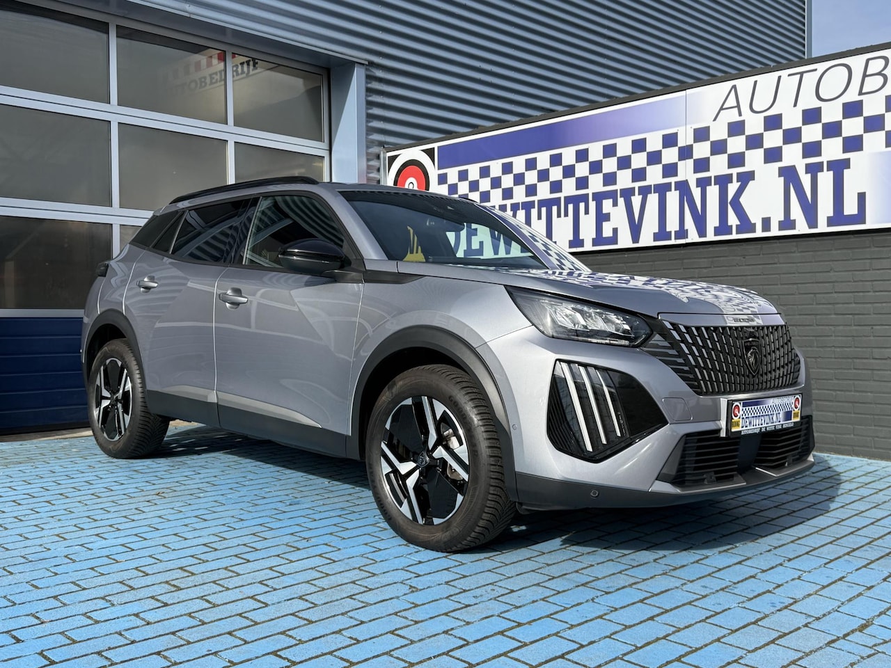 Peugeot 2008 - 1.2 AUTOMAAT CRUISE STOELVERW P-CAM APPLE 4-SEASON - AutoWereld.nl