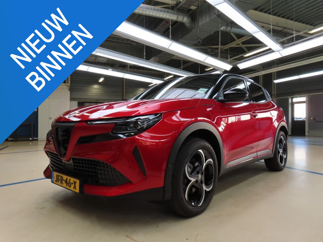 Alfa Romeo Junior - 1.2 Turbo Hybrid Ibrida Speciale Automaat 136 PK | Navigatie | Camera | elektrische stoele - AutoWereld.nl