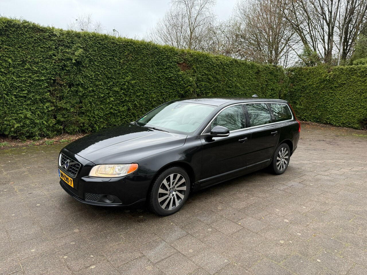 Volvo V70 - 2.4 D5 AWD Momentum 2.4 D5 AWD Momentum - AutoWereld.nl