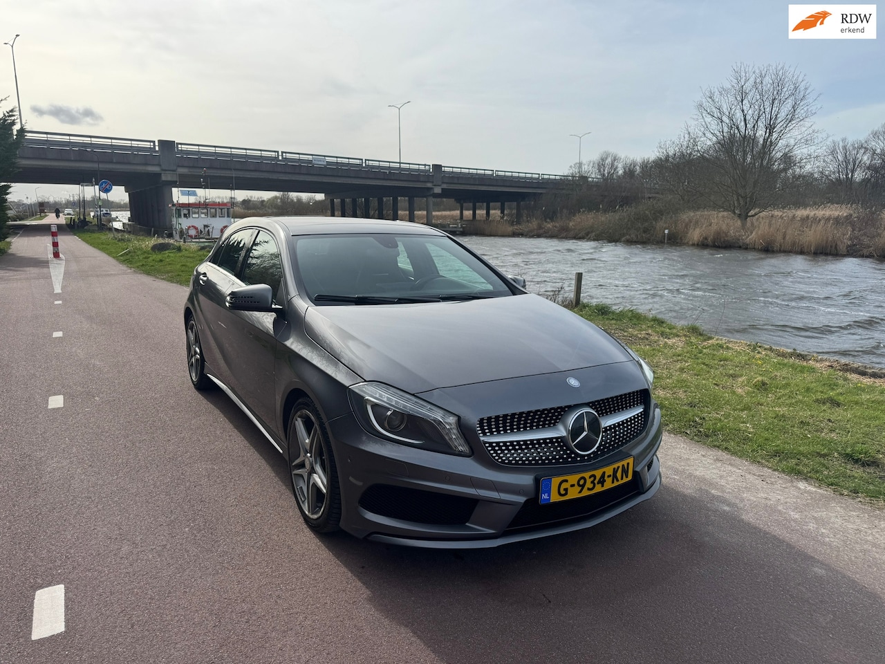 Mercedes-Benz A-klasse - 180 AMG |Carplay|AMG|Pano|luxe| - AutoWereld.nl