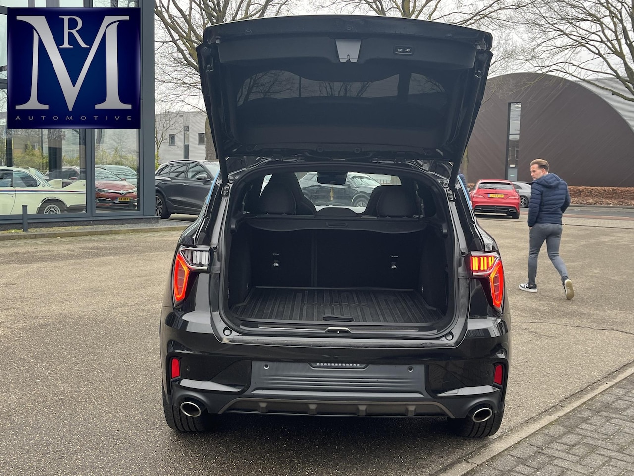 Lynk & Co 01 - 1.5 VAN € 27.900,- VOOR 23.877,- UW LENTEVOORDEEL € 4.023 ,-! | FACELIFT | PHEV PLUG-IN HY - AutoWereld.nl