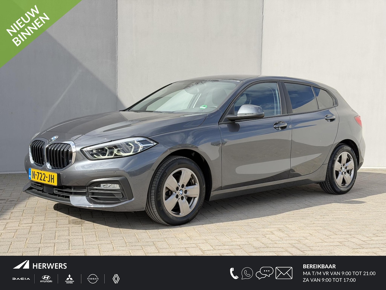 BMW 1-serie - 118i Business Edition Automaat / 1e Eigenaar / Navigatie / Camera / PDC / Apple Carplay & - AutoWereld.nl