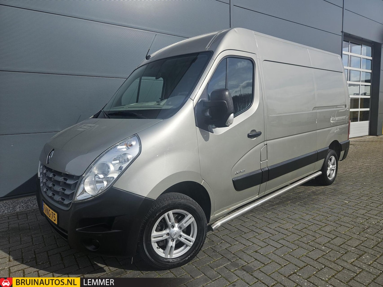 Renault Master - bestel T33 2.3 dCi L2H2 Airco Navi Trekhaak - AutoWereld.nl