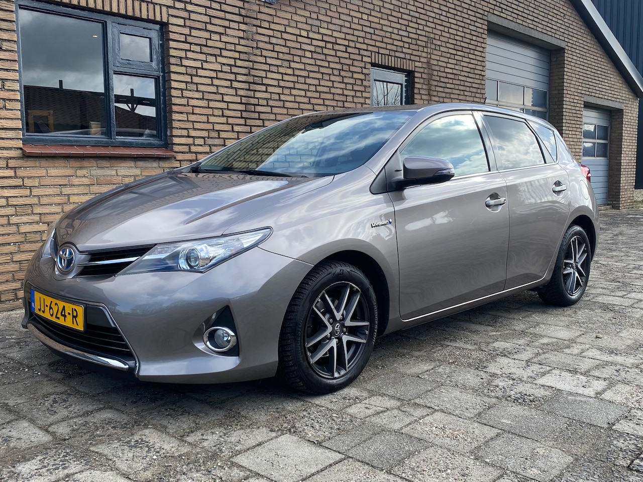 Toyota Auris - 1.8 Hybrid Dynamic - AutoWereld.nl