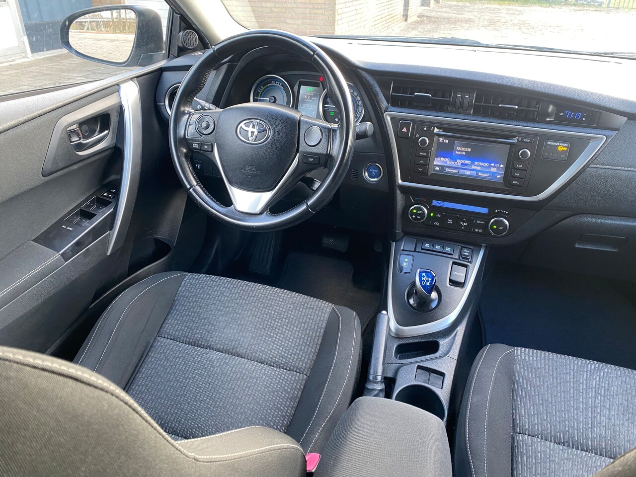 Toyota Auris - 1.8 Hybrid Dynamic