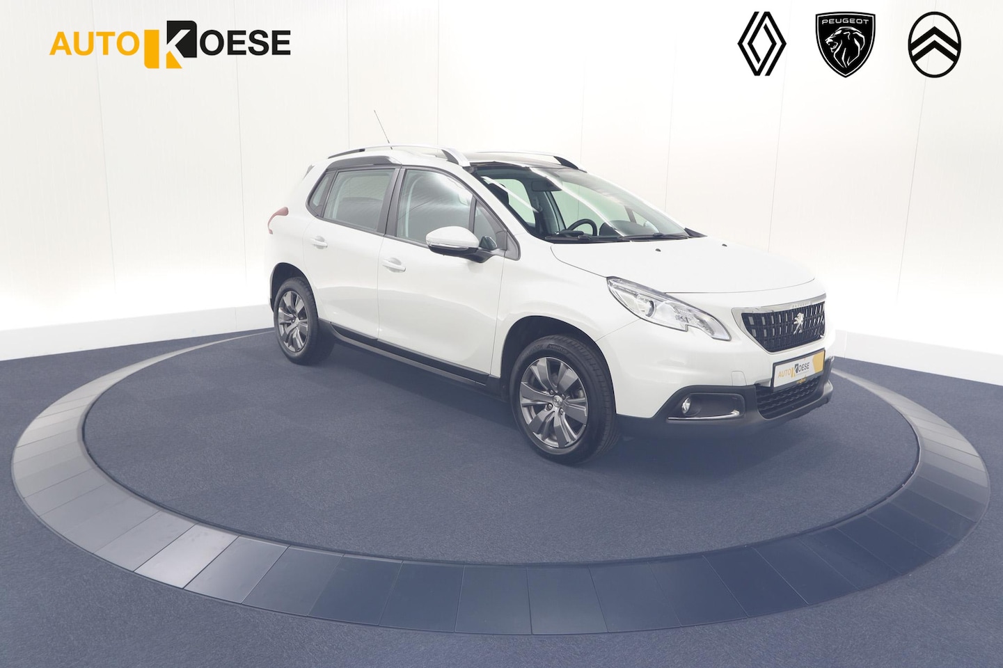 Peugeot 2008 - PureTech 110 Blue Lion | Trekhaak | Apple Carplay | Panoramadak | Parkeersensoren - AutoWereld.nl