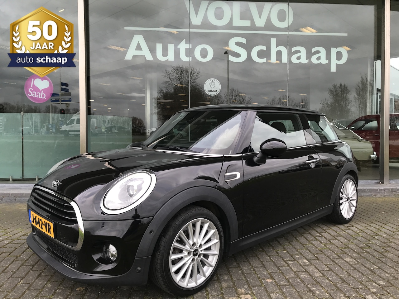 MINI Cooper - Mini 1.5 Pepper Serious Business Automaat | Rijklaar incl garantie | Keyless entry Parkeer - AutoWereld.nl