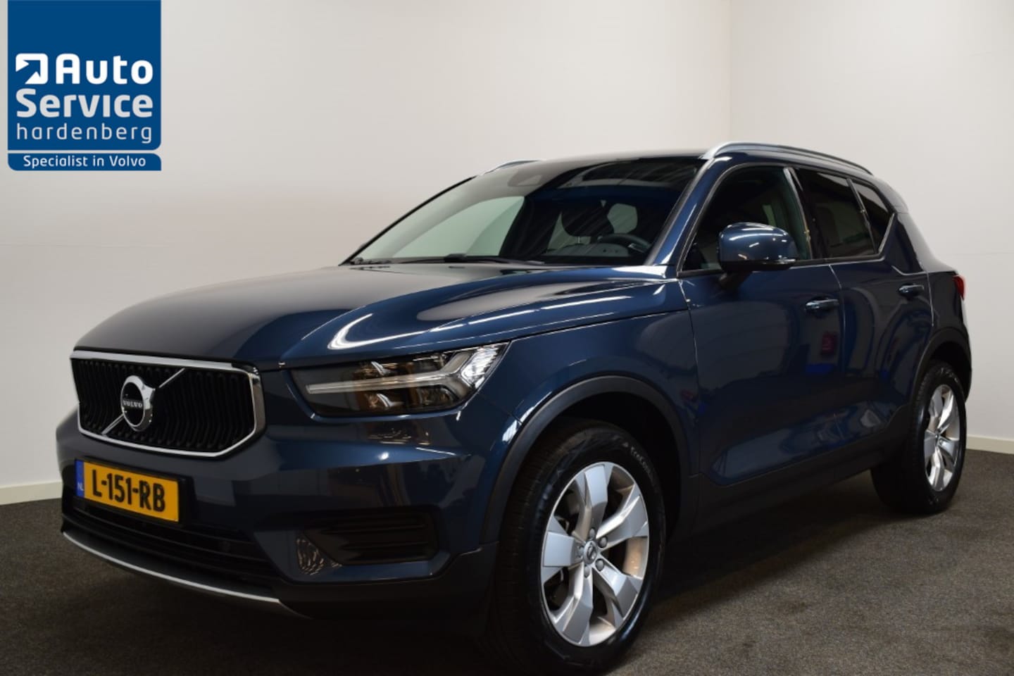 Volvo XC40 - T2 130pk AUT8 Momentum BNS Adapt. Cruise/ Apple CarPlay/ Camera/ Stoel en Stuur verw. - AutoWereld.nl