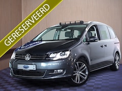 Volkswagen Sharan - 2.0 TSI DSG 221pk Highline 6p 7p 1eEIG CARPLAY XENON CAMERA STOELVW '15