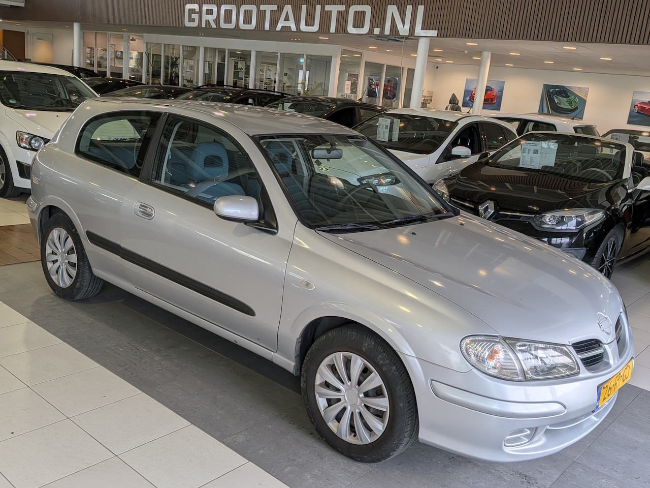 Nissan Almera - 1.5 Luxury Airco, Trekhaak, Stuurbekrachtiging - AutoWereld.nl