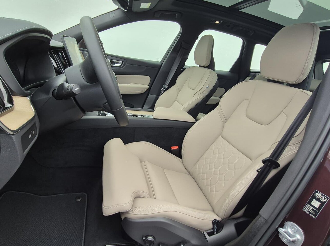 Volvo XC60 - 2.0 T6 Phev AWD Ultra Bright MY 2026 -  20” Wielen - Panoramadak - Lighting –Head up - Har - AutoWereld.nl