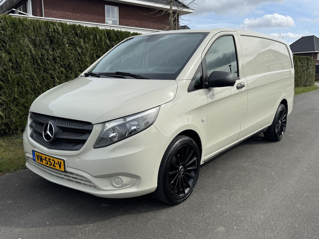 Mercedes-Benz Vito - 116 CDI AIRCO NAVI 19"AMG 3-Persoons Trekhaak - AutoWereld.nl