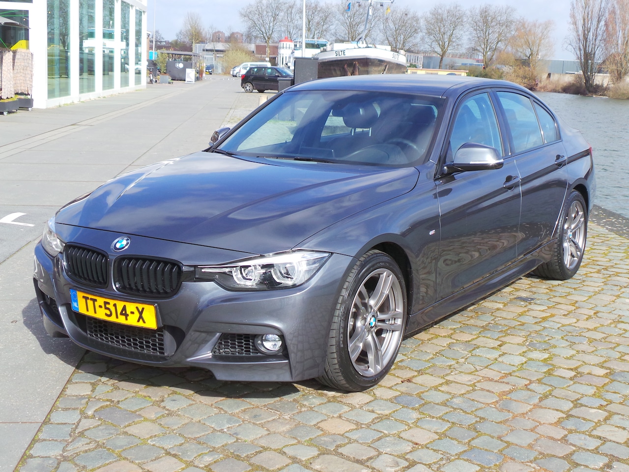 BMW 3-serie - 318i M Sport Edition Shadow Line High Executive, Leder, Nav, Cruise, etc - AutoWereld.nl