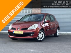 Renault Clio - 1.6-16V Dynamique Luxe automaat