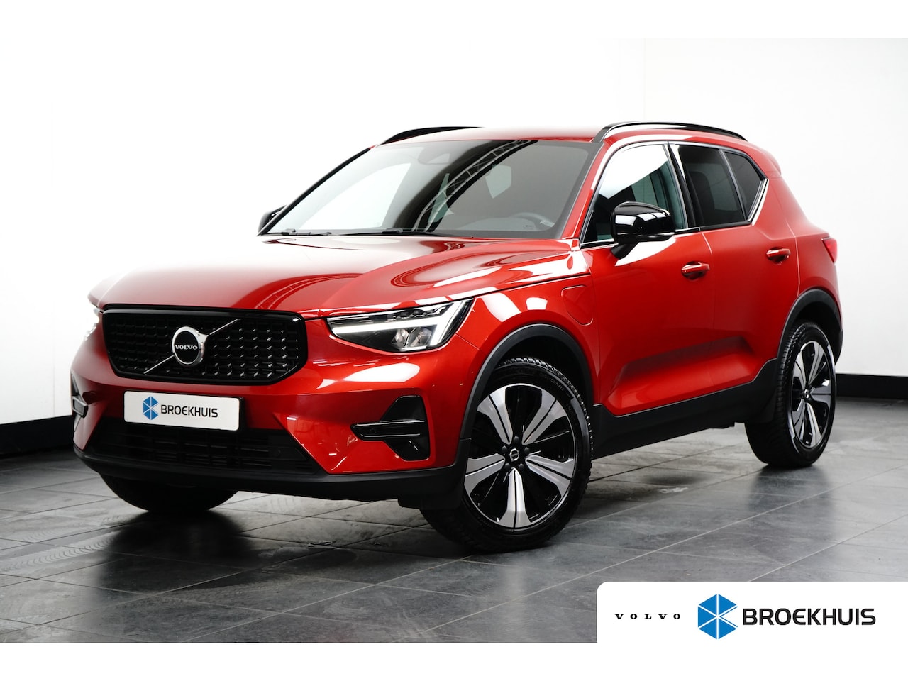Volvo XC40 - T4 Recharge Plus Dark | Harman/Kardon | Elek. Stoel | All Seasons | Keyless | Stoel- & Stu - AutoWereld.nl