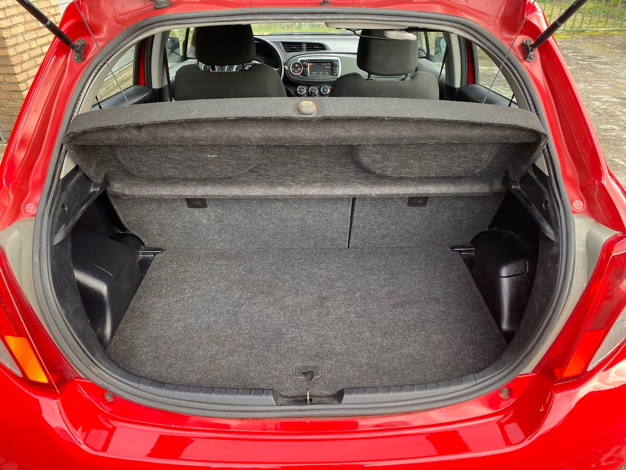 Toyota Yaris - 1.3 VVT-i Dynamic DEALER ONDERHOUDEN MET FLIPPERS OM TE SCHAKELEN