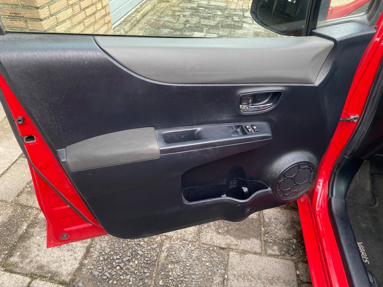 Toyota Yaris - 1.3 VVT-i Dynamic DEALER ONDERHOUDEN MET FLIPPERS OM TE SCHAKELEN