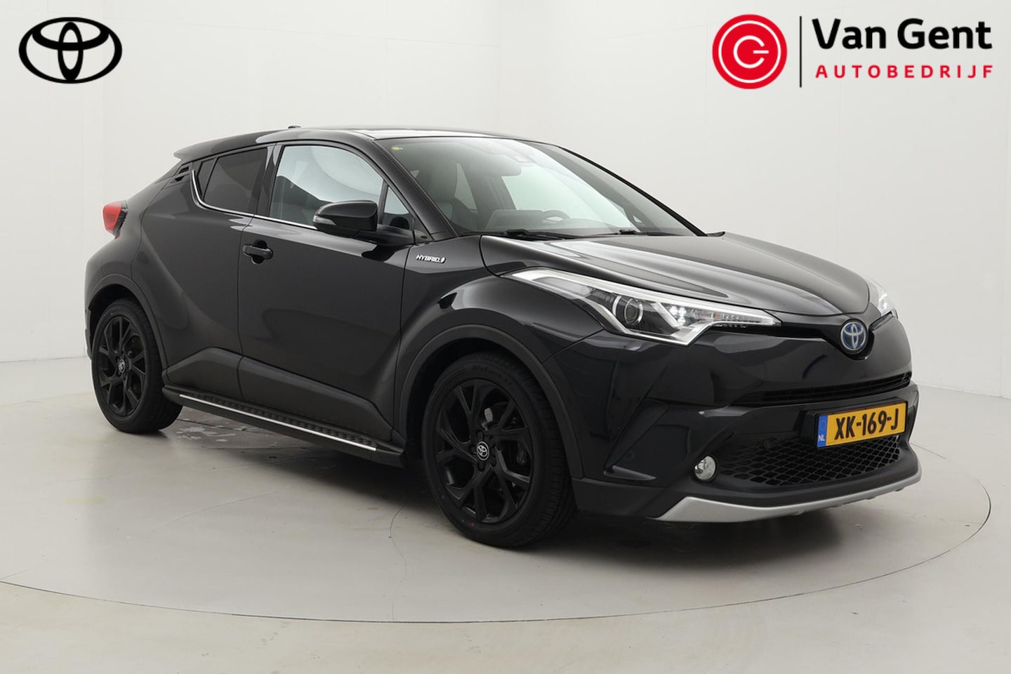 Toyota C-HR - 1.8 Hybrid Adventure | Trekhaak | Dodehoek detectie | Treeplanken | Leder | Navigatie | St - AutoWereld.nl