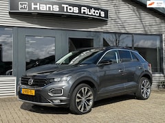 Volkswagen T-Roc - 1.5 TSI 150pk AUT Sport Business R/ IQ / 19"/ Trekhaak / Carplay