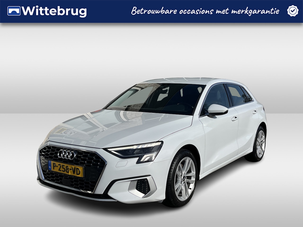 Audi A3 Sportback - 30 TFSI Advanced edition / AUTOMAAT/ PARKEERSENSOREN V+A/ SMARTPHONE INTERFACE/ CRUISE CON - AutoWereld.nl