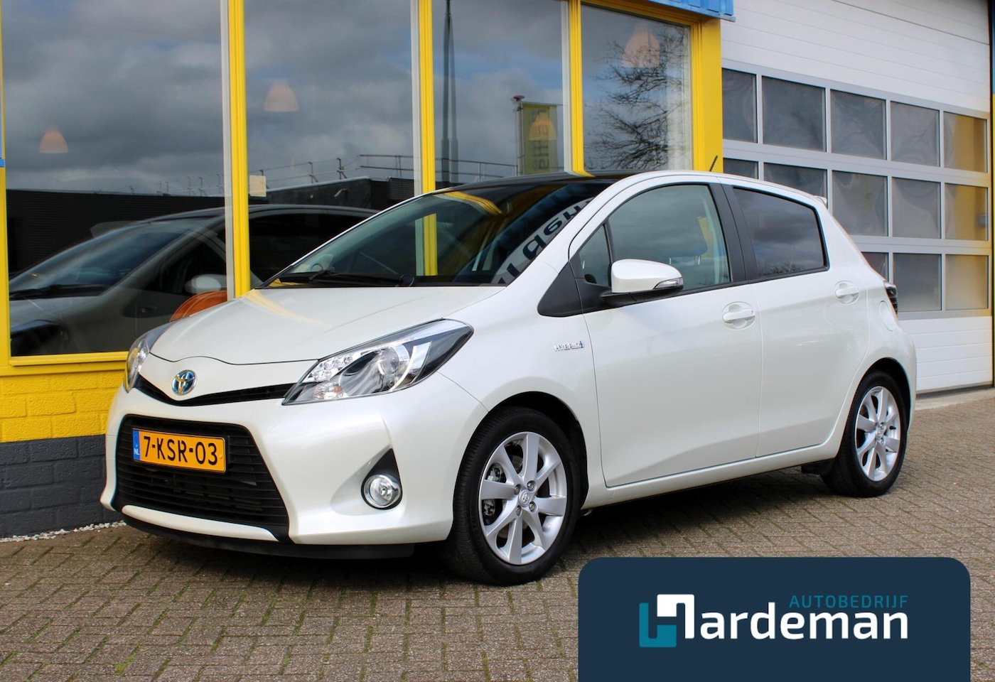 Toyota Yaris - 1.5 Full Hybrid Dynamic Pano Navi - AutoWereld.nl