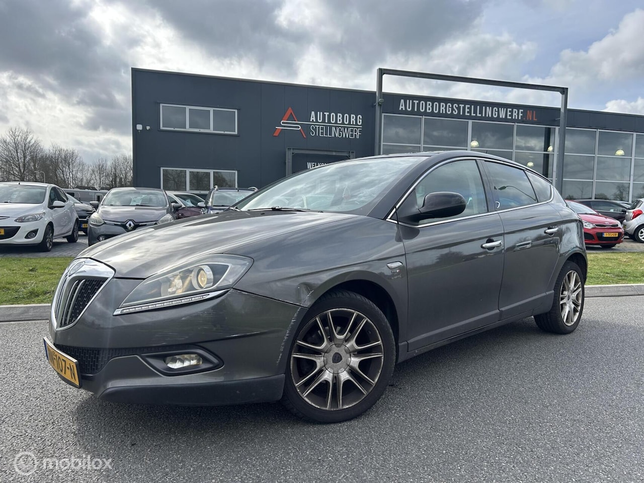 Lancia Delta - 1.4-16V Platino [ leder panorama clima navi ] - AutoWereld.nl