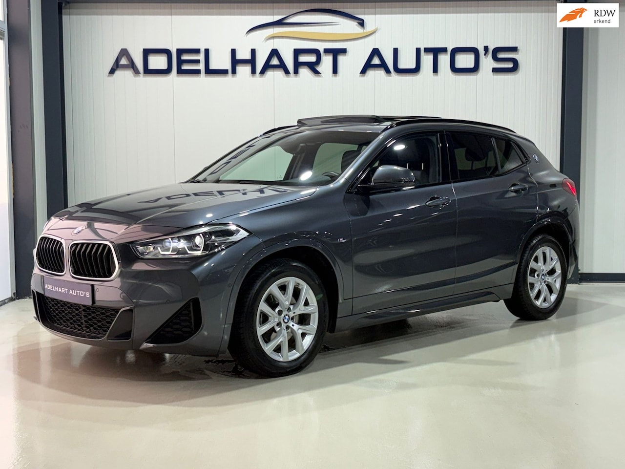 BMW X2 - SDrive18i Executive M Sport Automaat / Panorama dak / Lederen interieur / Navigatie full m - AutoWereld.nl