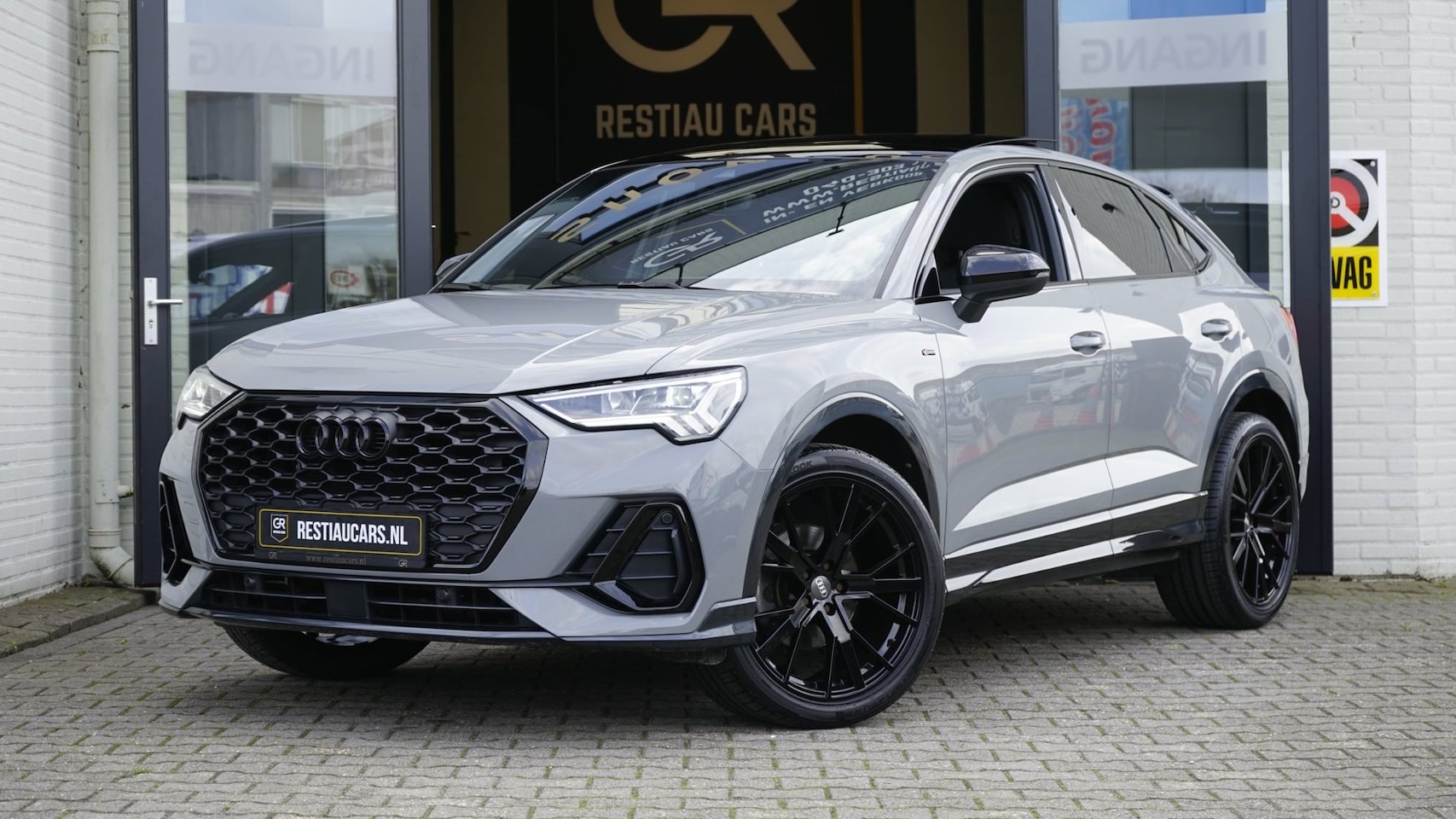 Audi Q3 Sportback - 35 TFSI 3x S-Line Black Optik AUTOMAAT-CAMERA-ELEKTRISCHE STOELEN-KEYLESS-MATRIX-NAVIGATIE - AutoWereld.nl
