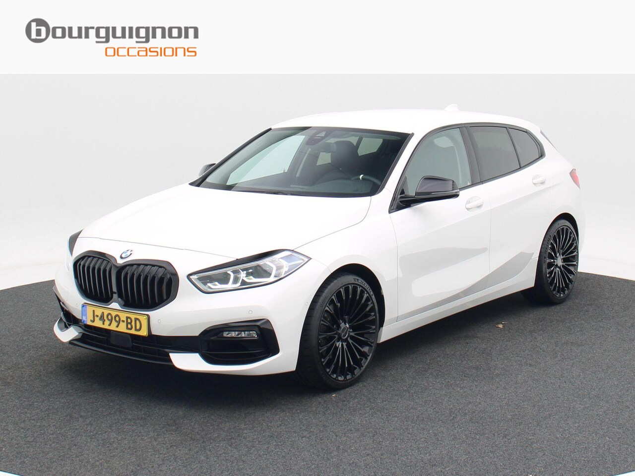 BMW 1-serie - 118i 140 Pk High Executive Edition | M-Design | Stoelverwarming | Climatronic | Full LED | - AutoWereld.nl