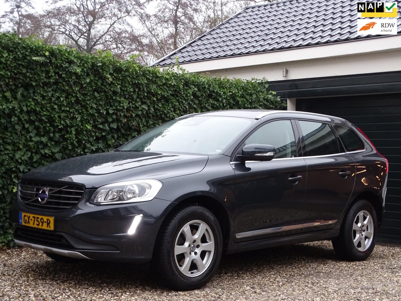 Volvo XC60 - 2.0 D4 FWD Summum | Dealeronderhouden | Automaat | ACC | Blis - AutoWereld.nl