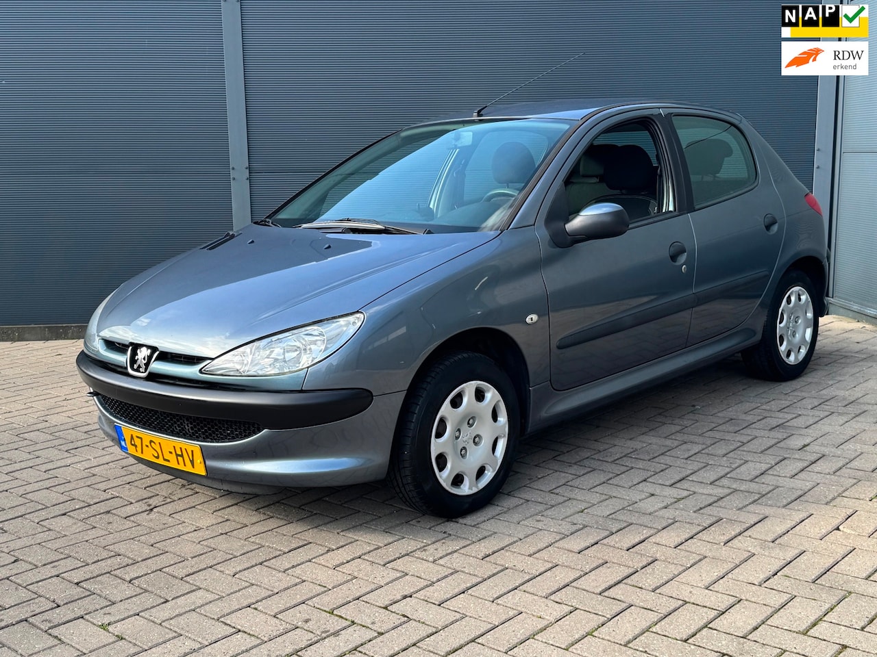 Peugeot 206 - 1.4 One-line / 5 Deurs / Nap - AutoWereld.nl