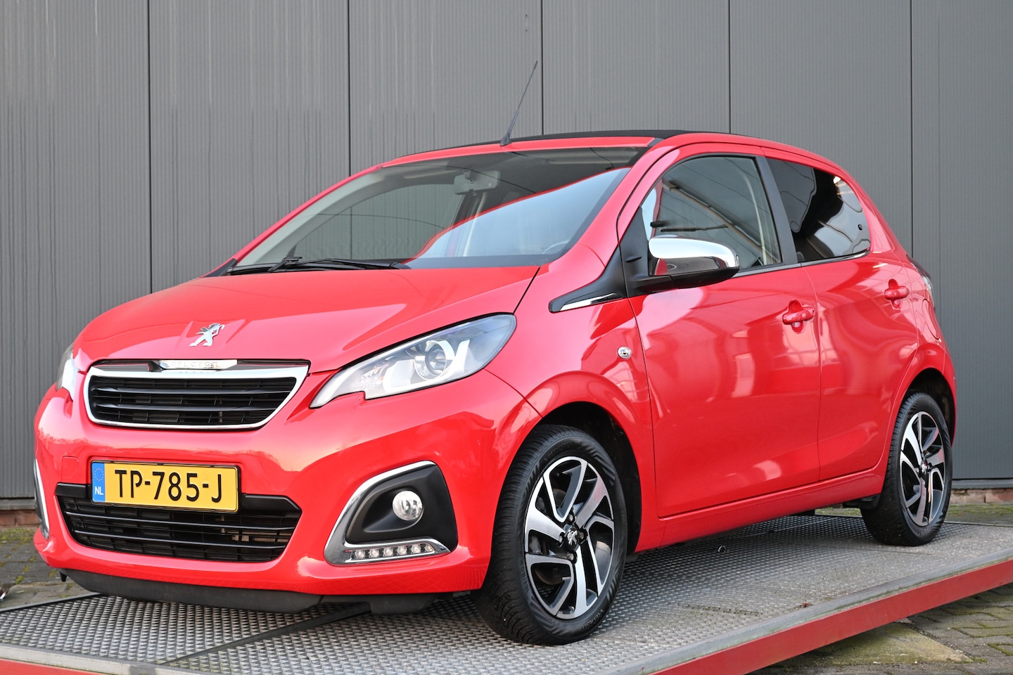 Peugeot 108 - 1.0 e-VTi Allure TOP! carplay trekhaak cabriodak camera - AutoWereld.nl