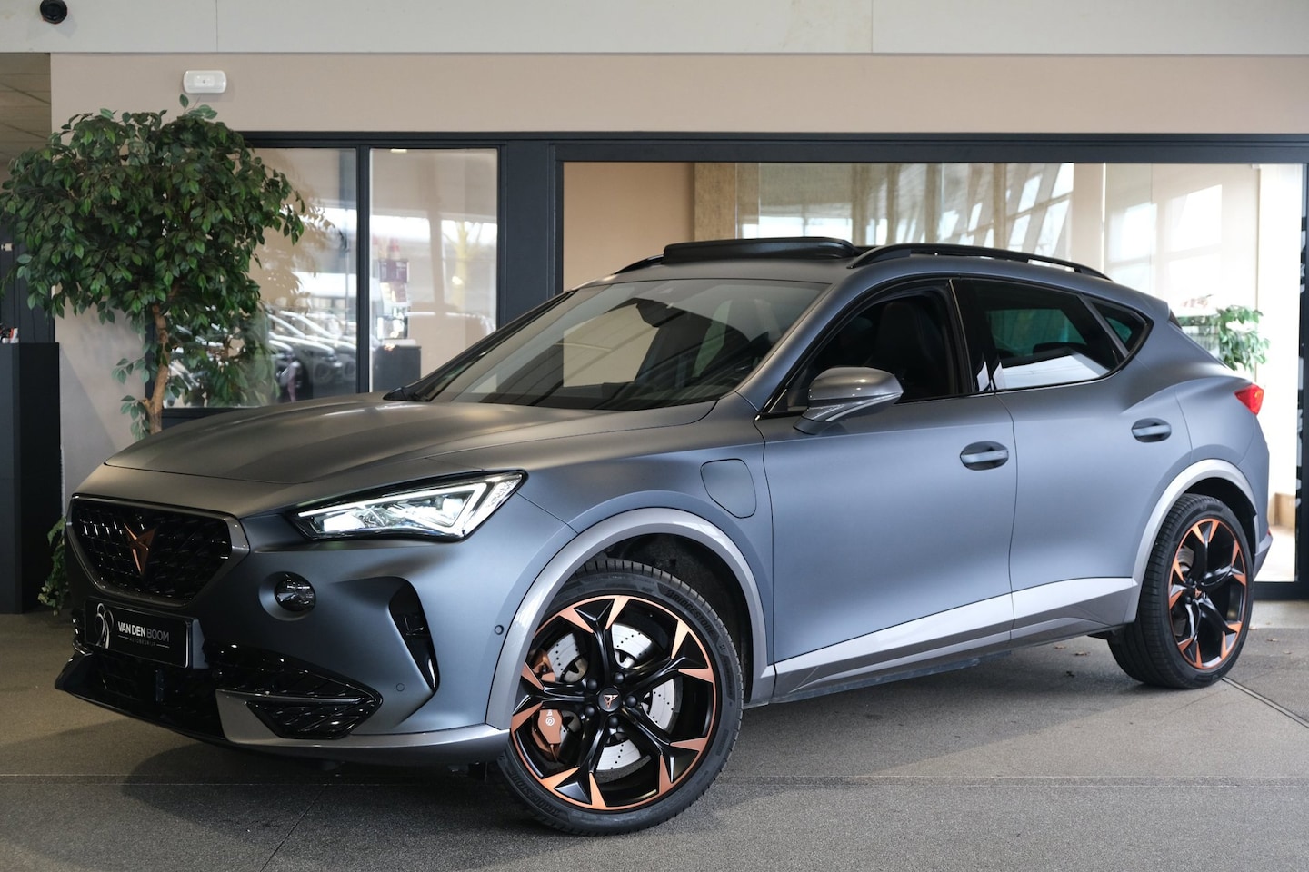 CUPRA Formentor - 1.4 e-Hybrid VZ 245pk MATT Pano 360Cam Led ACC Navi Virtual - AutoWereld.nl