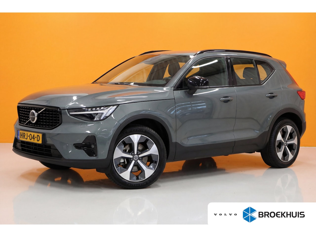 Volvo XC40 - 2.0 B4 Plus Dark | Achterruitverwarming | Achteruitrijcamera | Cruise control adaptief met - AutoWereld.nl