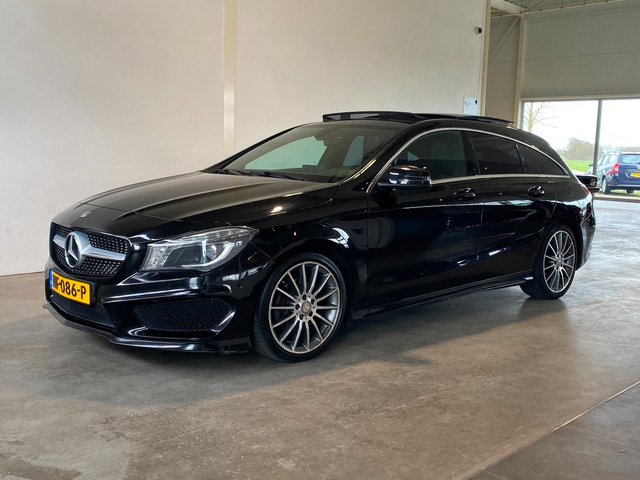 Mercedes-Benz CLA-klasse Shooting Brake - 180 Autom. Panodak AMG - AutoWereld.nl