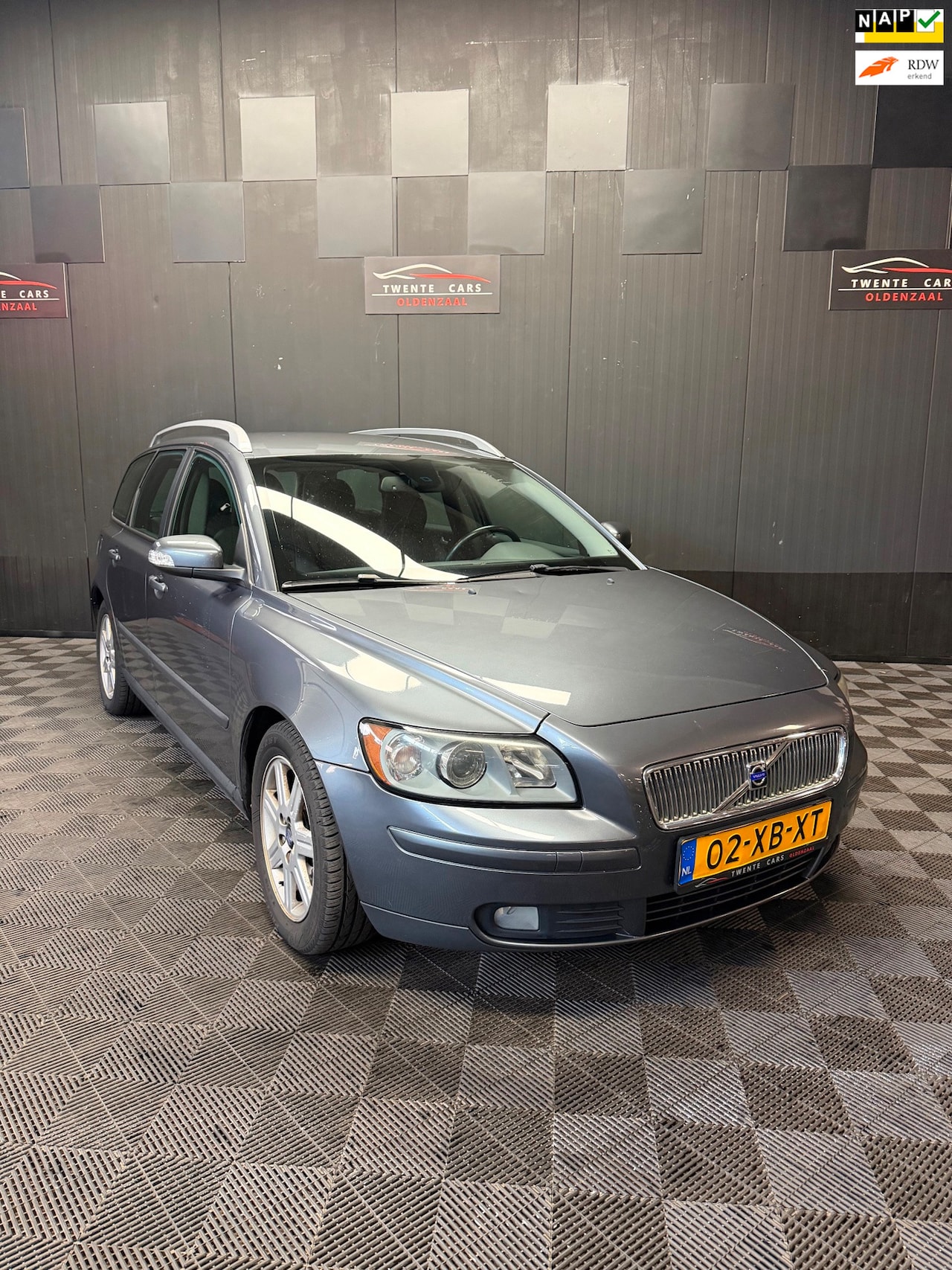Volvo V50 - 2.4 Edition I | Airco | Cruise | Nieuwe APK | - AutoWereld.nl